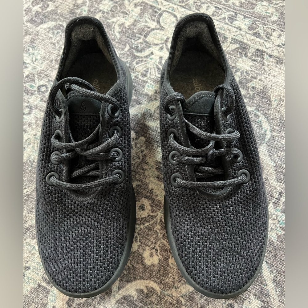 Women’s Allbird Tree Runners, size 8, navy blue